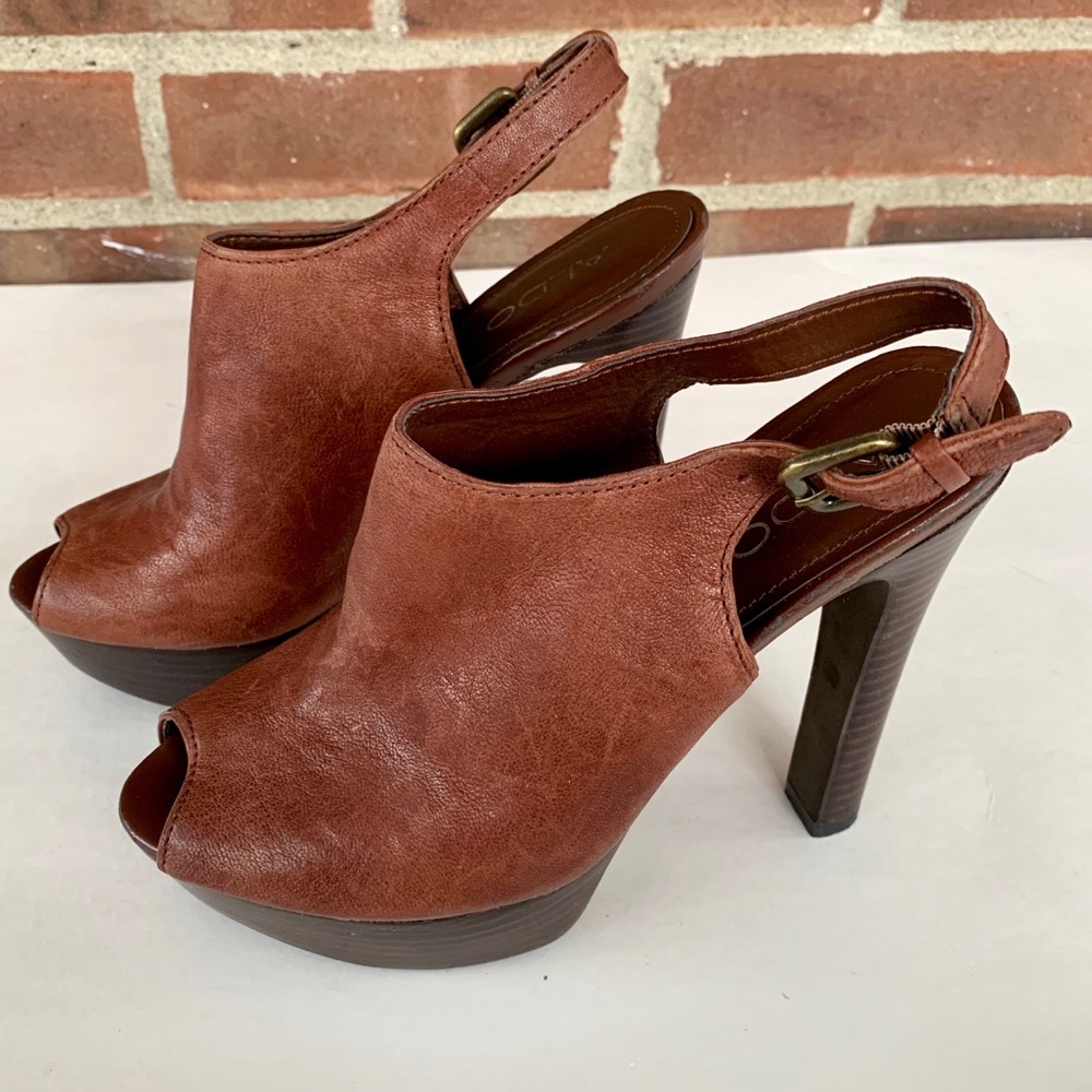 ⬇️$28 Aldo brown leather heel peep toe sandals